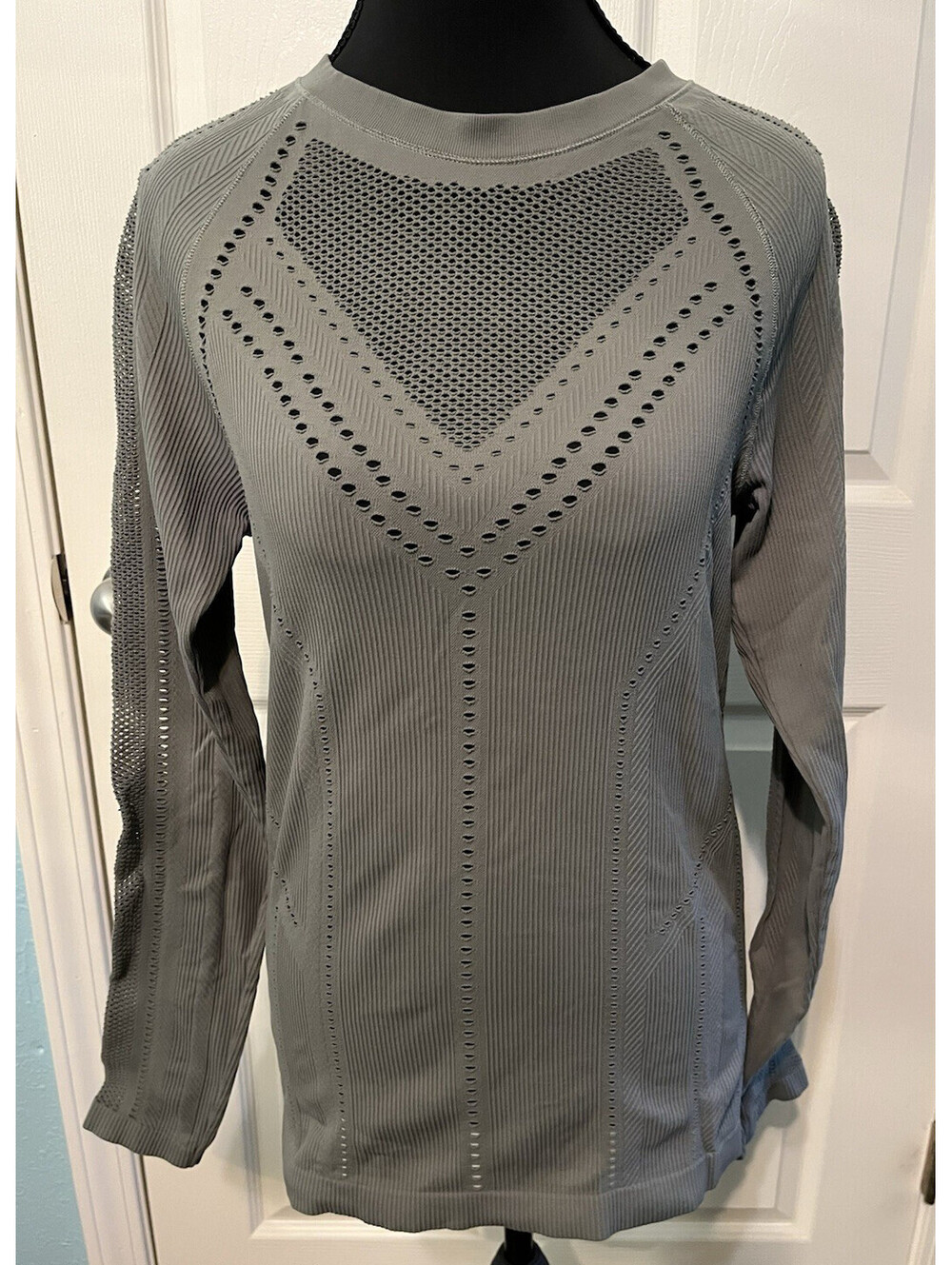 Athleta Women L Nordic Green Oxygen Mesh Seamless Breathable Athletic Yoga LS